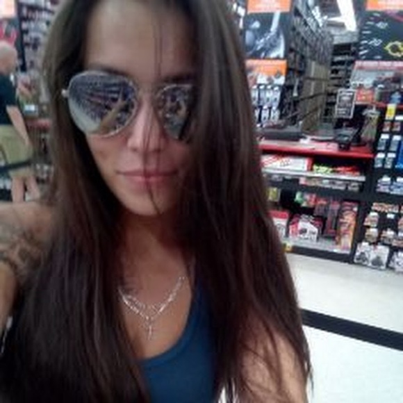 Meet your Posher, Raven chelsea - Picture 1 of 1